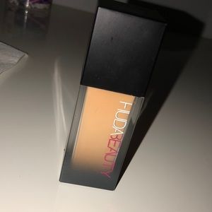 HUDA BEAUTY - TRES LECHES